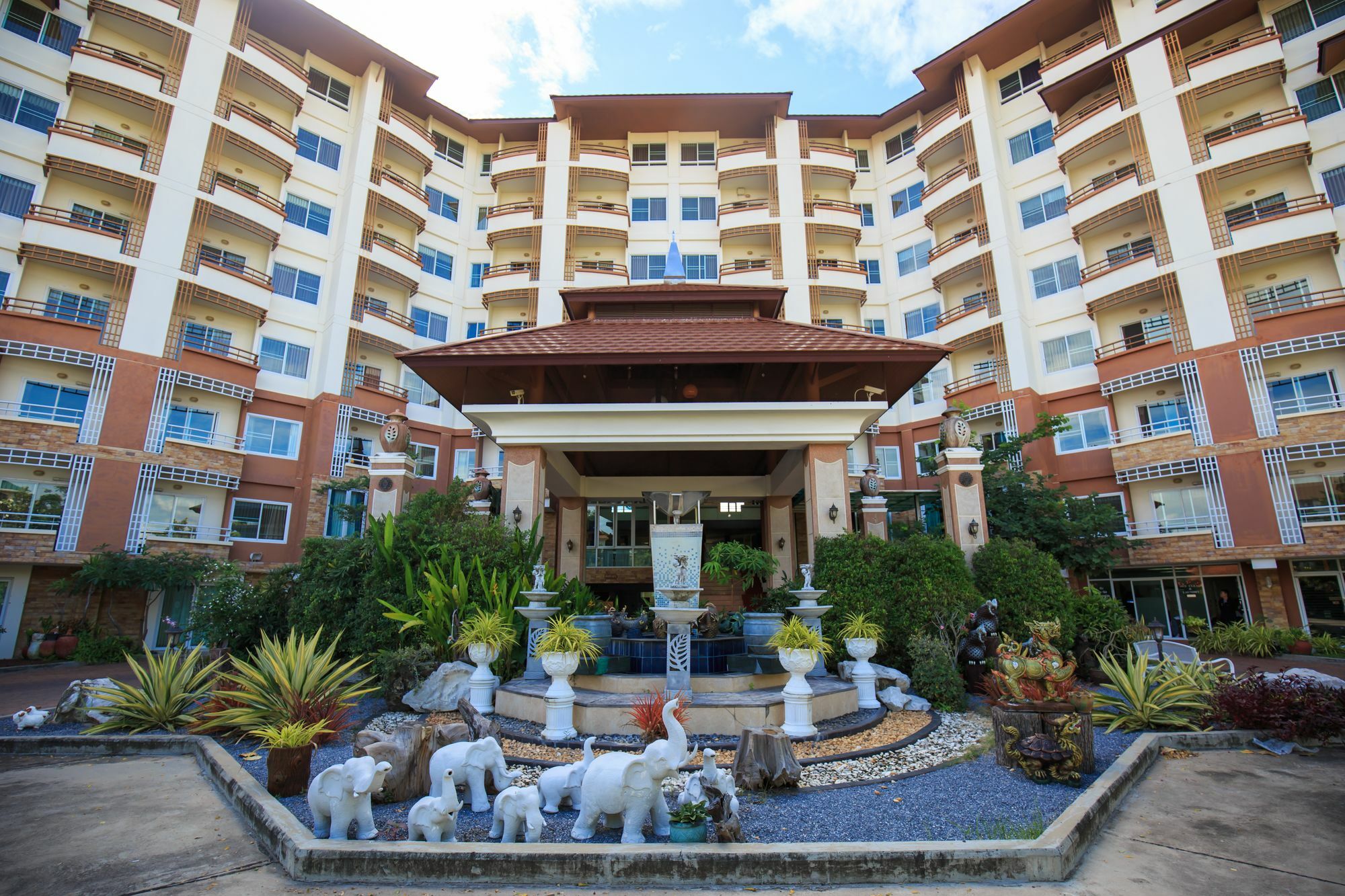 Nakhonratchasima Kwanruen Resort מראה חיצוני תמונה